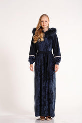 Yakası Kürklü Kadife Elbise