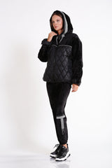 Бархатное пальто с капюшоном и стеганым декором