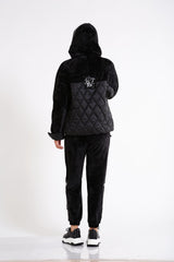 Бархатное пальто с капюшоном и стеганым декором