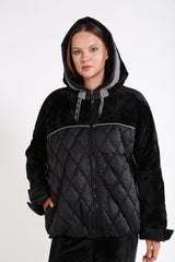 Бархатное пальто с капюшоном и стеганым декором