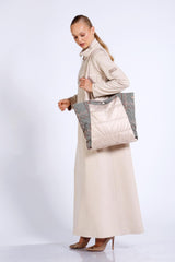 Сумка с узором и стеганой деталью