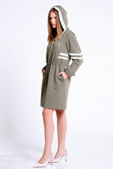 Kapşonlu Kadife Garnili Kısa Elbise