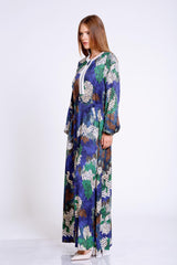 Бархатное платье с узором и декором