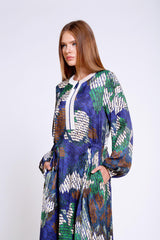 Бархатное платье с узором и декором