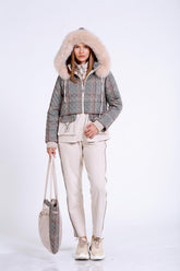 Yakası Kürk Detaylı Mont