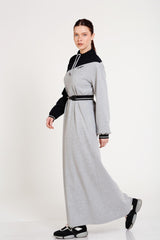 Длинное платье с гарни и поясом