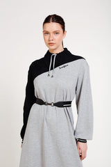 Длинное платье с гарни и поясом