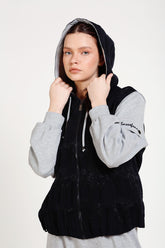 Garni Detaylı Kapşonlu Mont