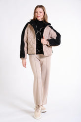 Nakış Detaylı Kapitone Mont