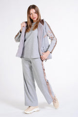 Брюки с декоративными полосками по бокам