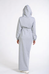 Платье с капюшоном и вышивкой