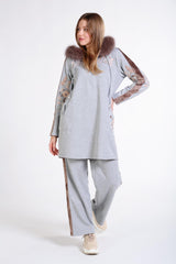 Туника с меховой отделкой на капюшоне