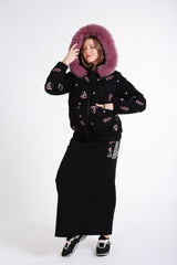 Пальто с наполнителем из волокна, меховым капюшоном и вышивкой