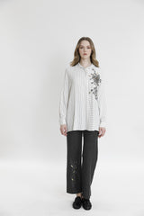 Pullu Nakış Detaylı Çizgili Gömlek