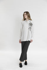 Pullu Nakış Detaylı Çizgili Gömlek