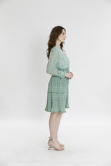 Короткое платье с рюшами и маленьким цветочным узором