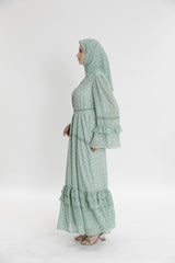 Длинное платье с рюшами и маленьким цветочным узором