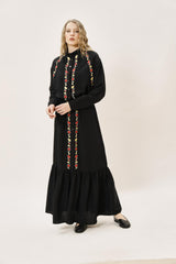 Детальное пальто с цветочной вышивкой